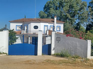 Detached house with pool for sale in Castilblanco de los Arroyos