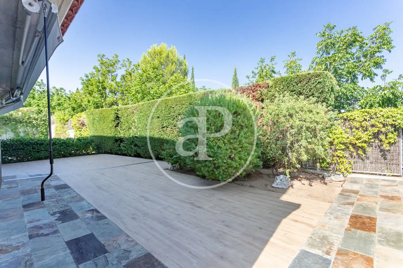 Terrassa de Casa o xalet en venda en Sant Cugat del Vallès amb Aire condicionat, Calefacció i Jardí privat