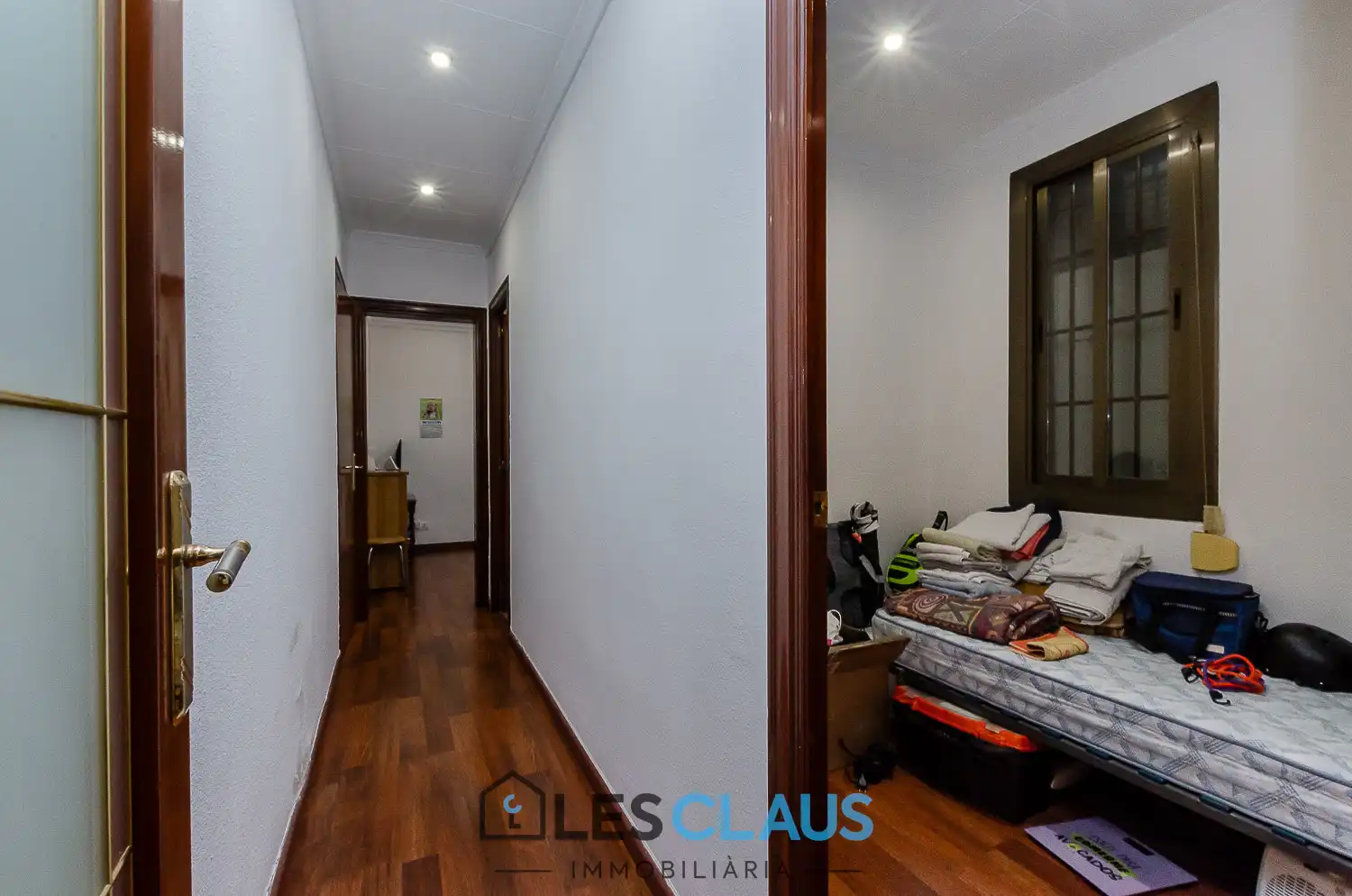 Flat for sale in Barcelona  with Air Conditioner and Balcony