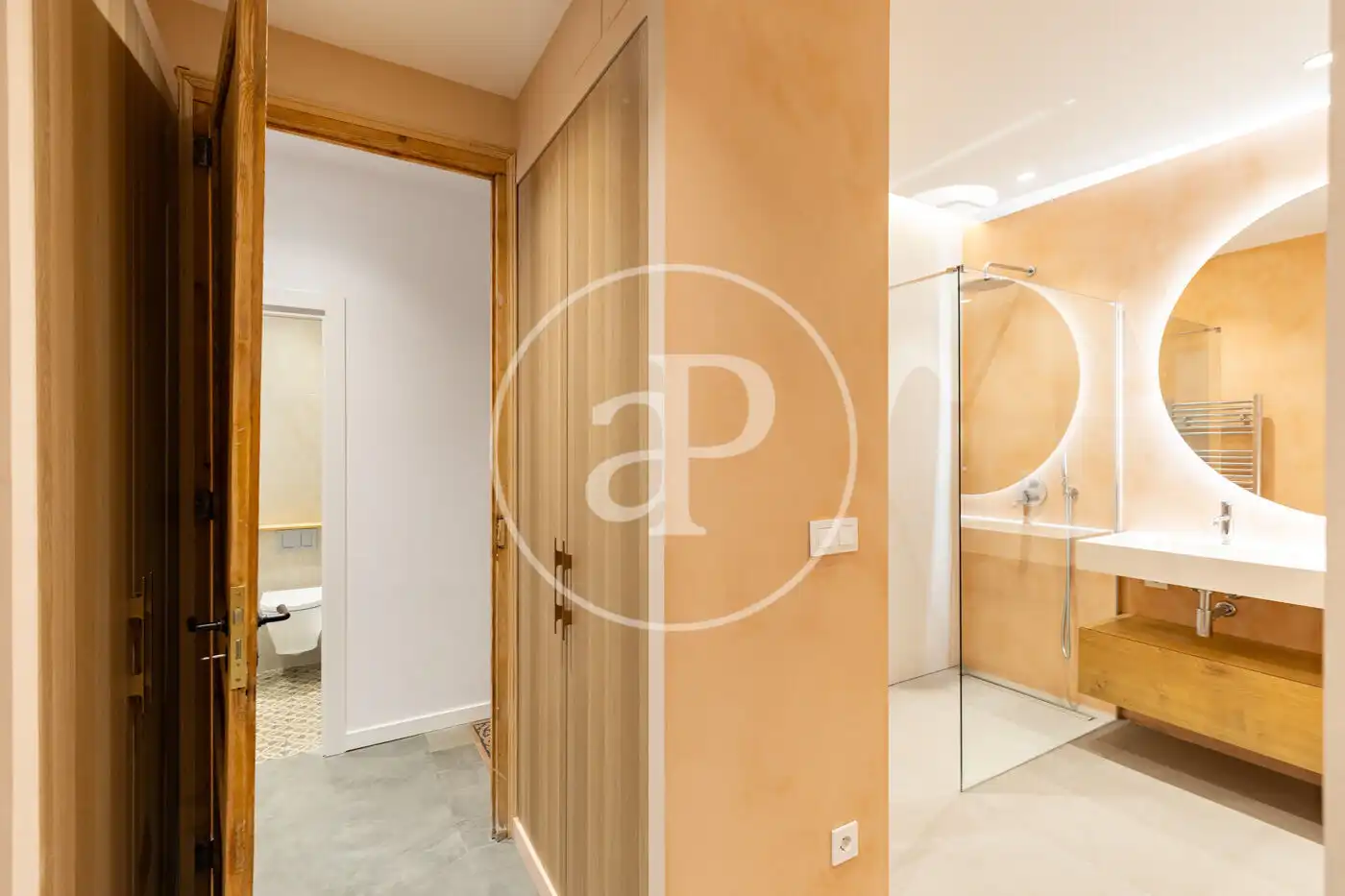 Badezimmer von Wohnung zum Verkauf in Barcelona mit Klimaanlage, Heizung und Terrasse