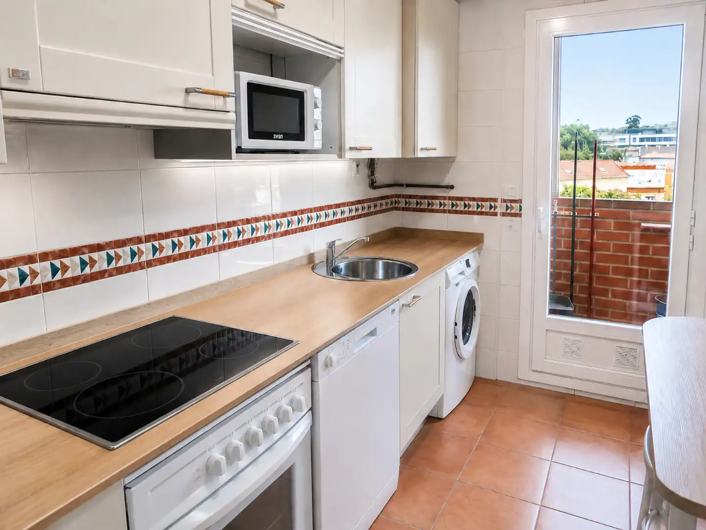 Küche von Wohnung zur Miete in Santander mit Heizung, Terrasse und Abstellraum
