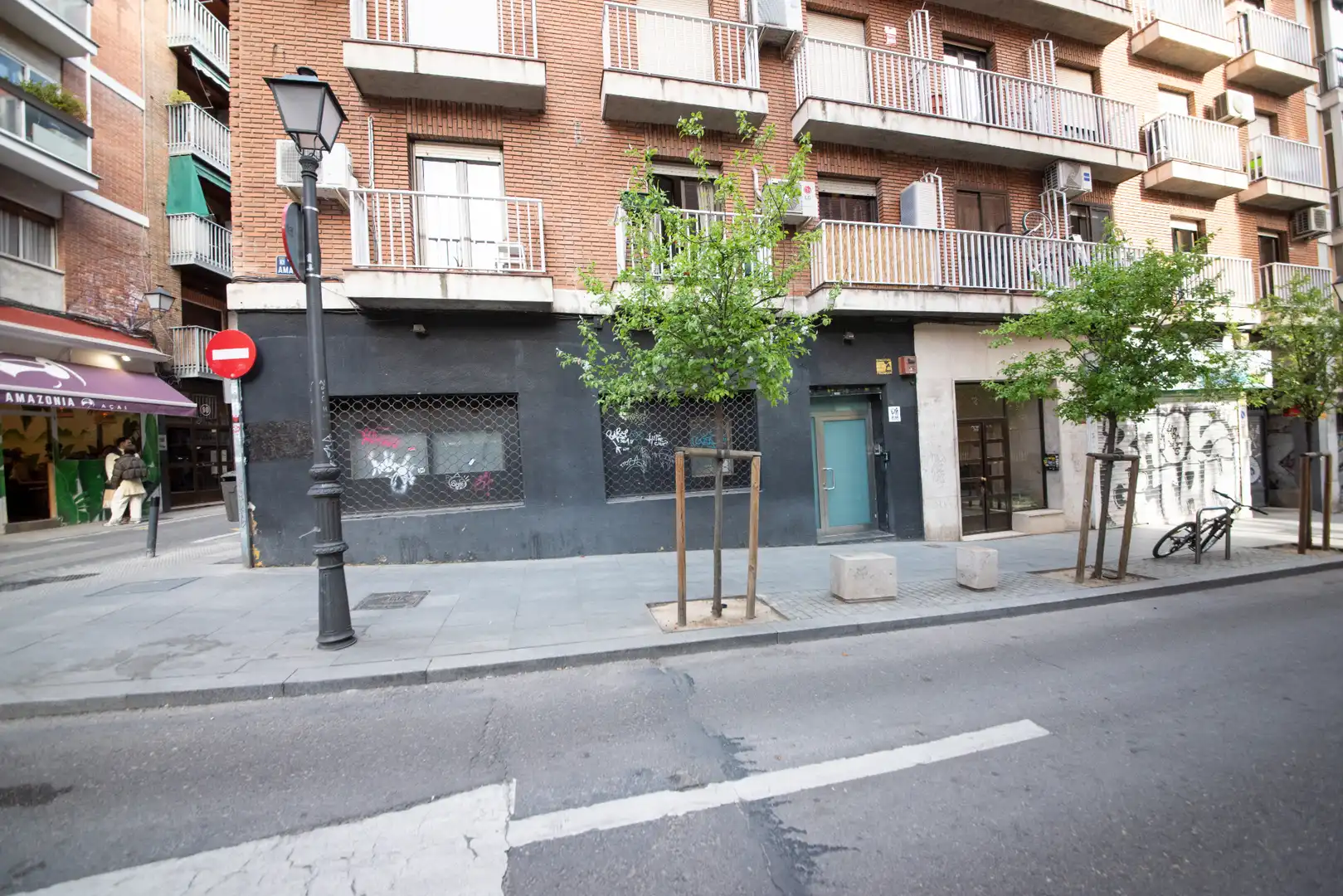 Außenansicht von Geschaftsraum zum Verkauf in Madrid mit Klimaanlage, Heizung und Alarm