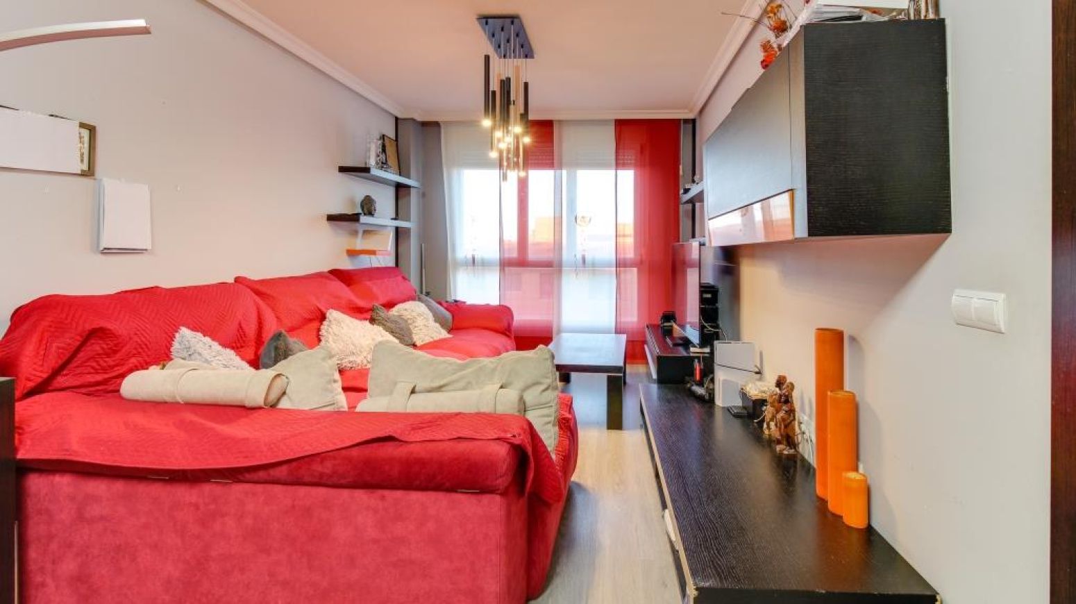 Living room of Flat for sale in Salamanca Capital  with Heating, Private garden and Storage room