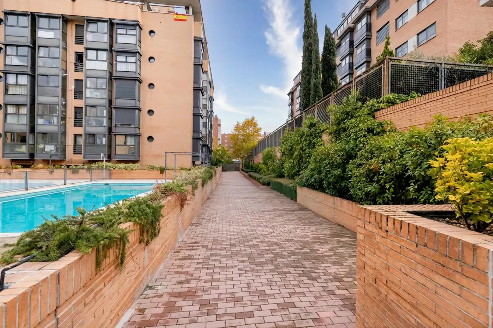 Piscina de Piso en venta en Madrid con Aire acondicionado, Calefacción y Jardín privado