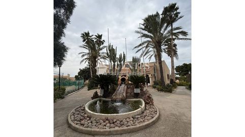 Foto 2 de Casa o xalet en venda a Calle Avenida Escandinavia, Gran Vista - Olivo de Oro, Santa Pola