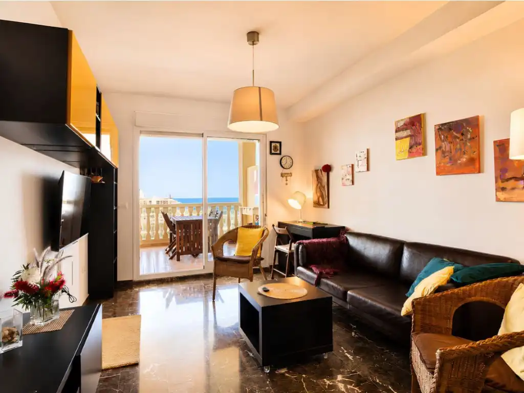 Sala d'estar de Pis en venda en Fuengirola amb Aire condicionat, Jardí privat i Terrassa