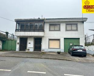 Vista exterior de Casa o xalet en venda en Santiago de Compostela  amb Jardí privat