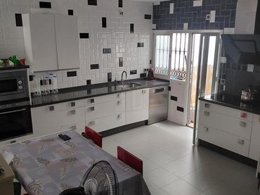 Casa con balcone in vendita a Centro