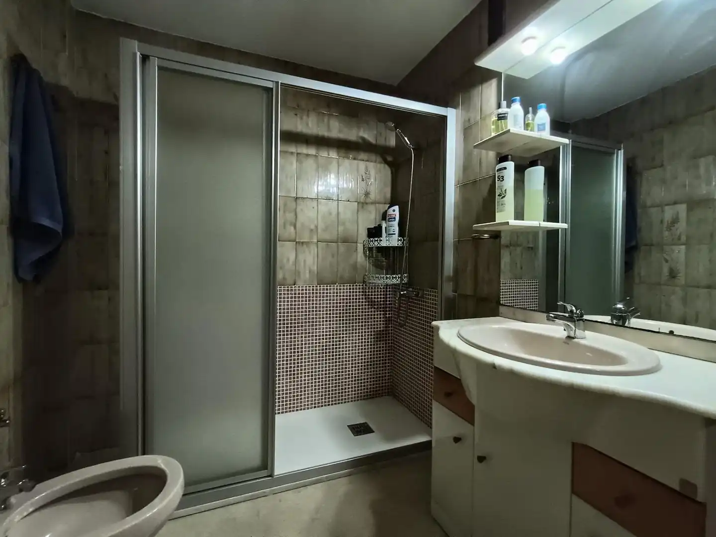 Bathroom of Flat for sale in Córdoba  with Air Conditioner, Terrace and Storage room