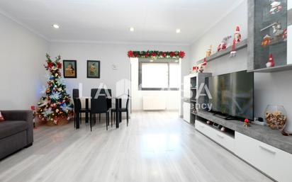 Living room of Flat for sale in Barberà del Vallès  with Heating and Balcony