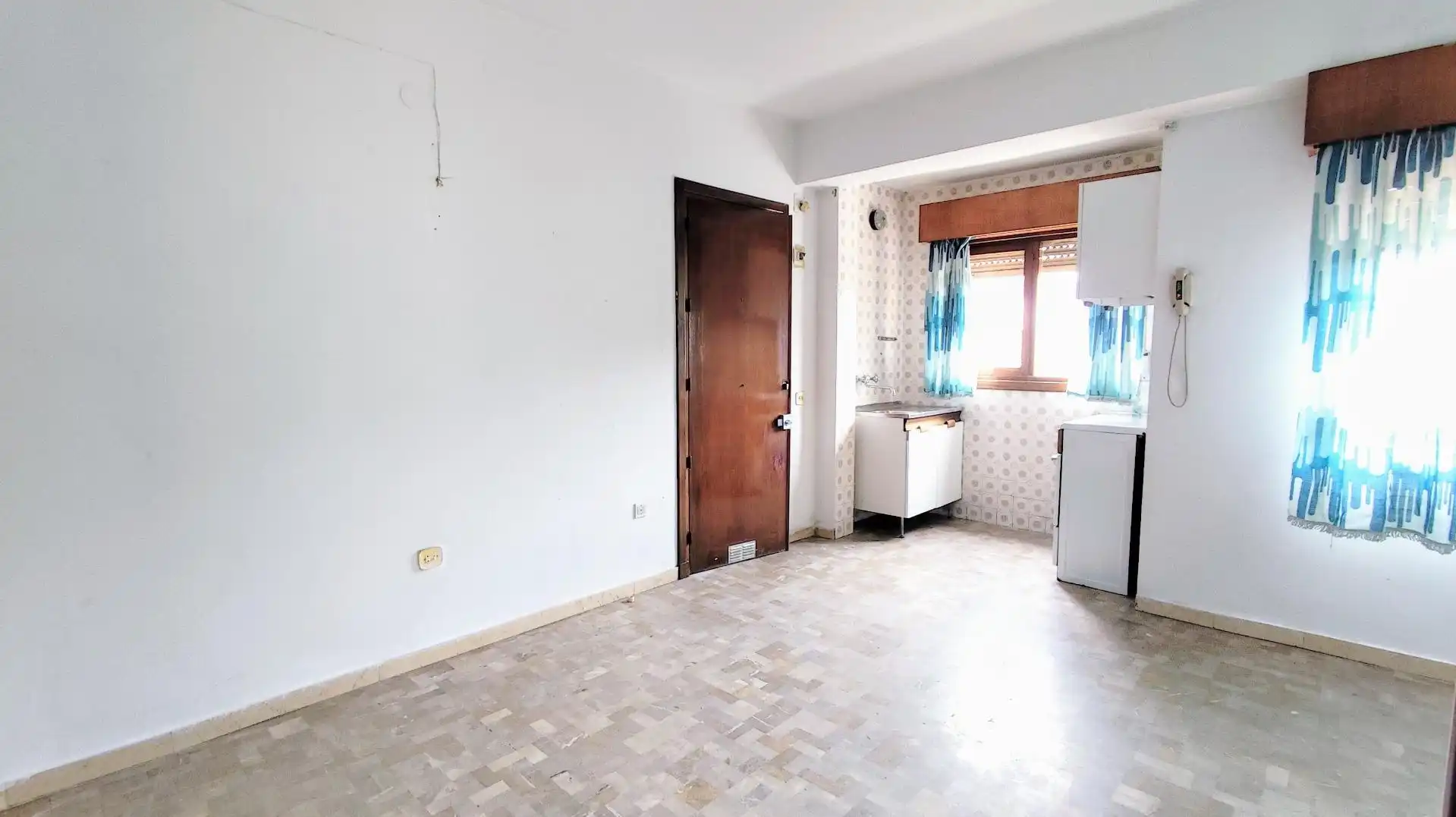 Cocina de Estudio en venta en Torremolinos con Jardín privado y Piscina comunitaria