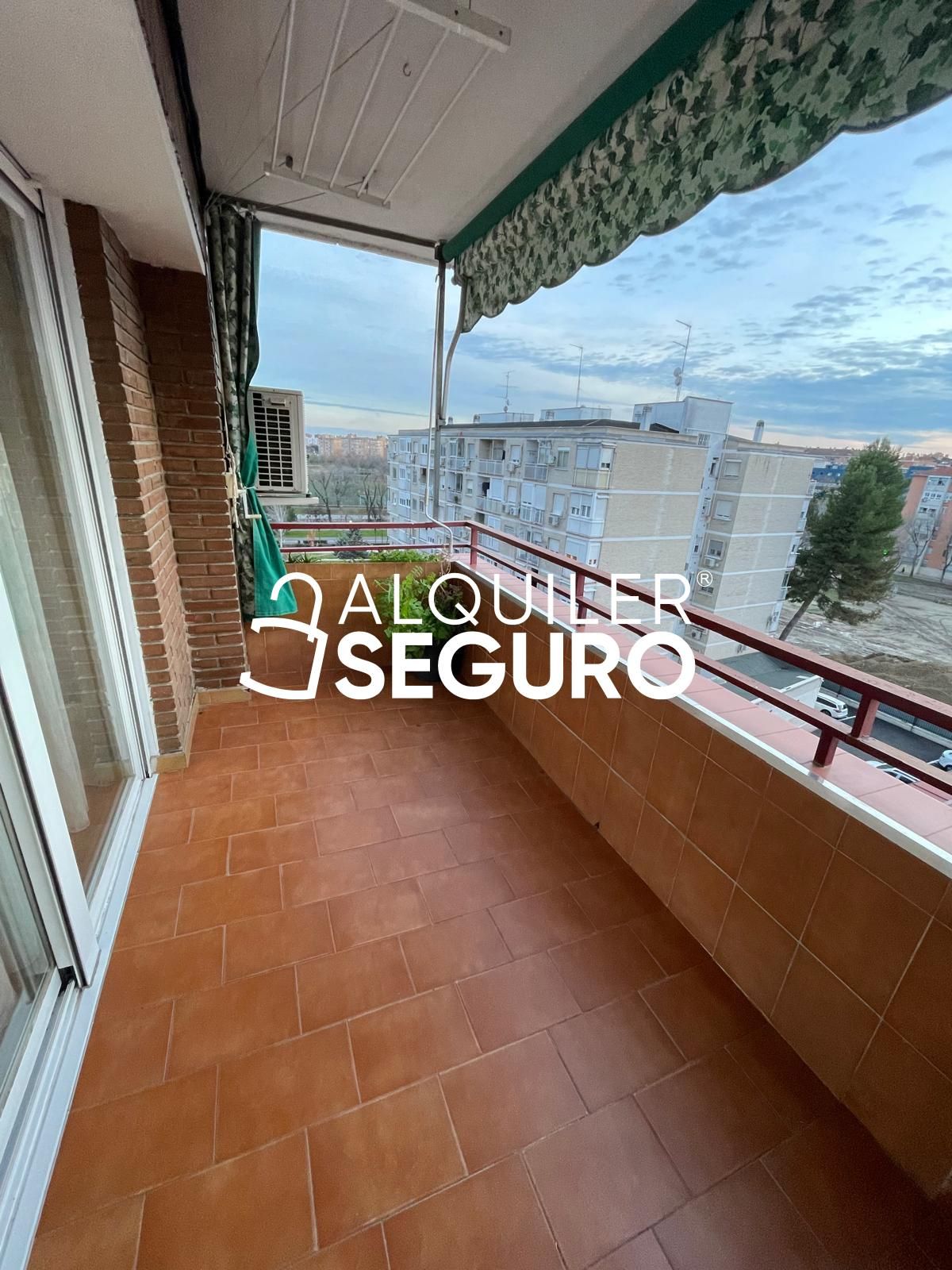 Vista exterior de Pis de lloguer en  Madrid Capital amb Aire condicionat, Calefacció i Terrassa