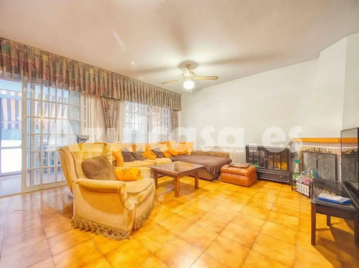 Sala d'estar de Casa adosada en venda en Alicante / Alacant amb Aire condicionat, Terrassa i Traster