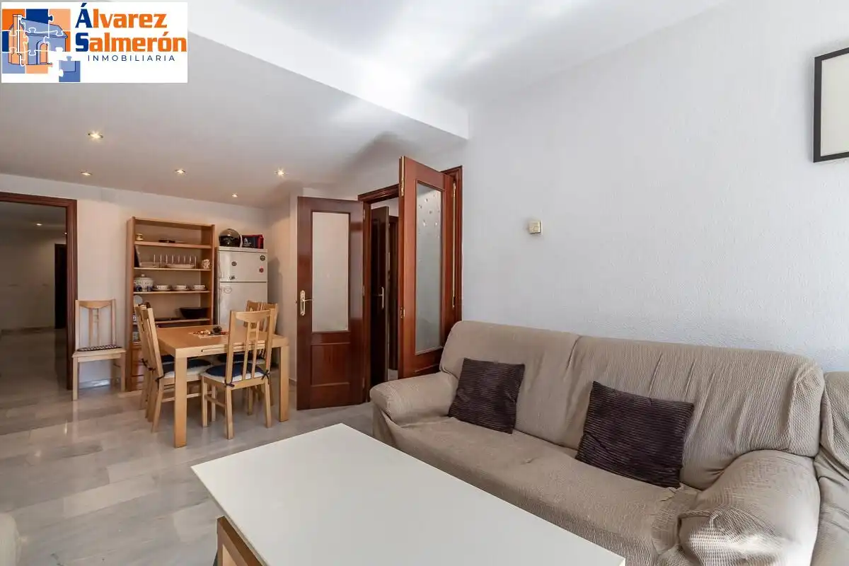 Living room of Flat for sale in Granada  with Heating and Storage room
