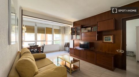 Foto 2 de Habitació a El Turó de la Peira, Barcelona Capital