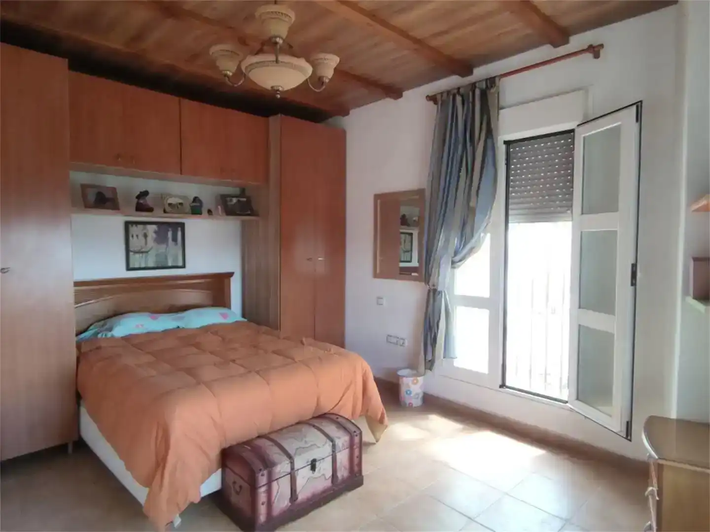Dormitori de Casa adosada en venda en Alpandeire amb Aire condicionat, Jardí privat i Parquet