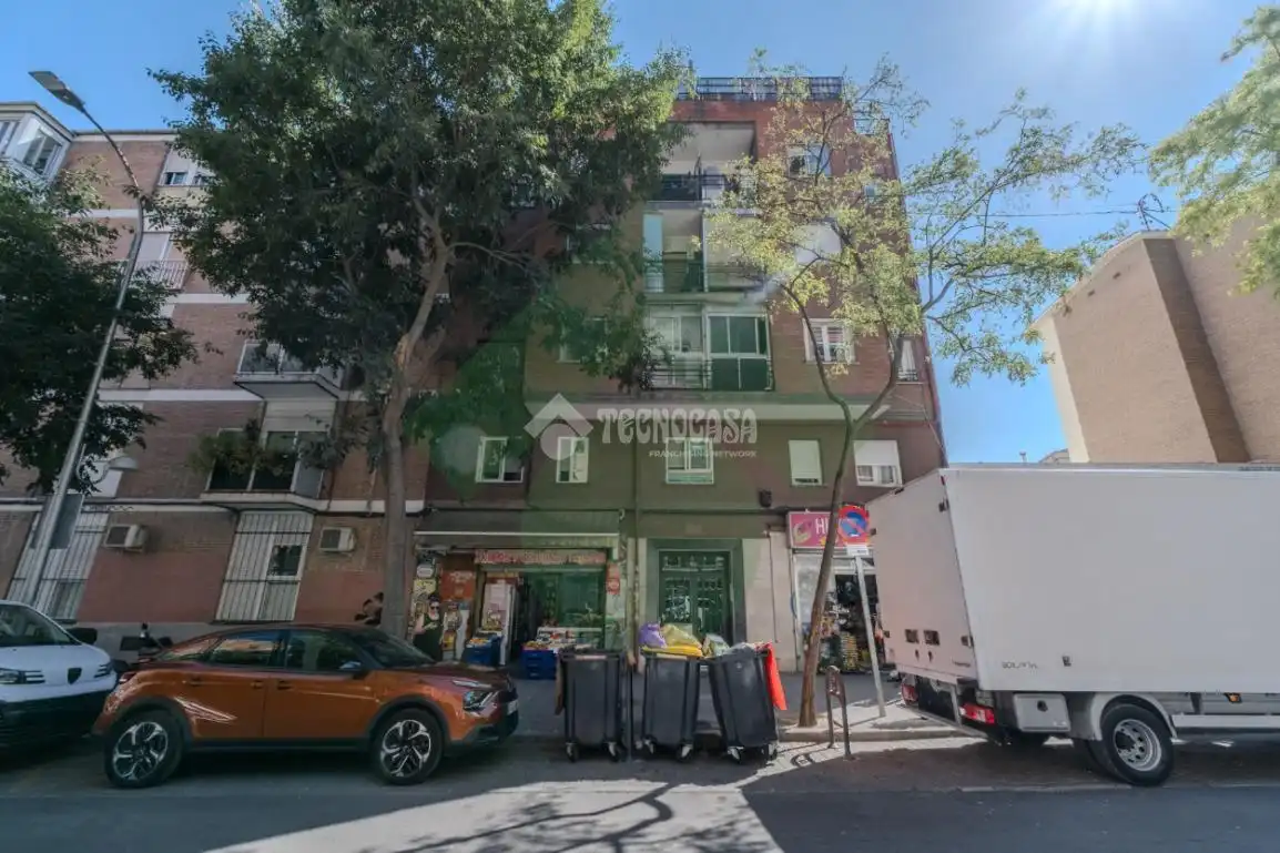 Exterior view of Flat for sale in Madrid  with Heating