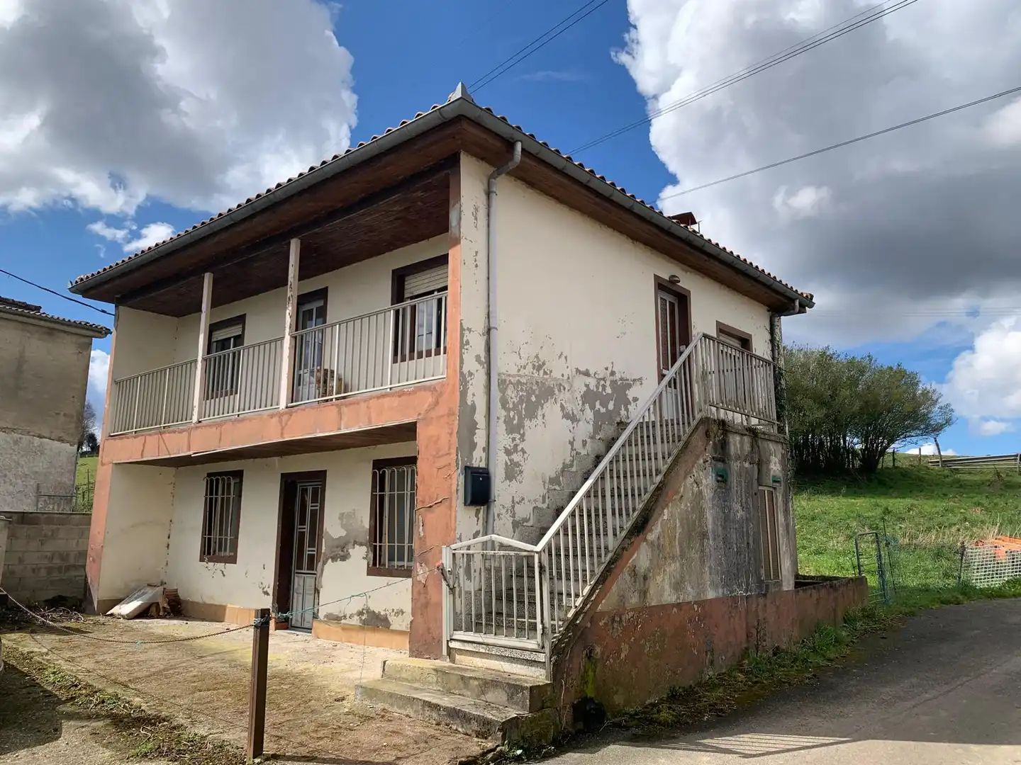 Vista exterior de Casa o chalet en venta en Langreo con Calefacción, Terraza y Balcón