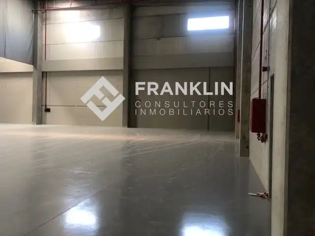 Parkplatz von Fabrikhallen zur Miete in Celrà