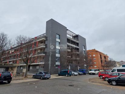 Vista exterior de Pis en venda en  Huesca Capital amb Calefacció i Terrassa