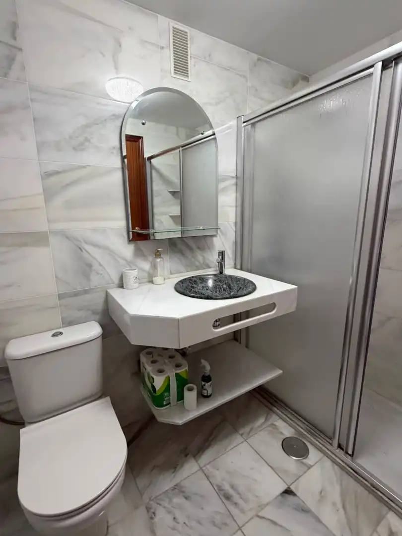 Bathroom of Flat for rent in Benalmádena  with Air Conditioner, Terrace and Furnished