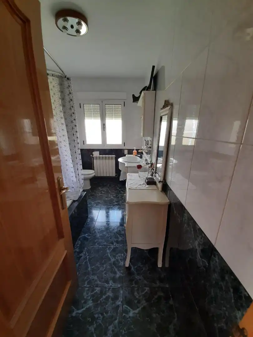Bany de Casa o xalet en venda en Guntín amb Calefacció i Moblat