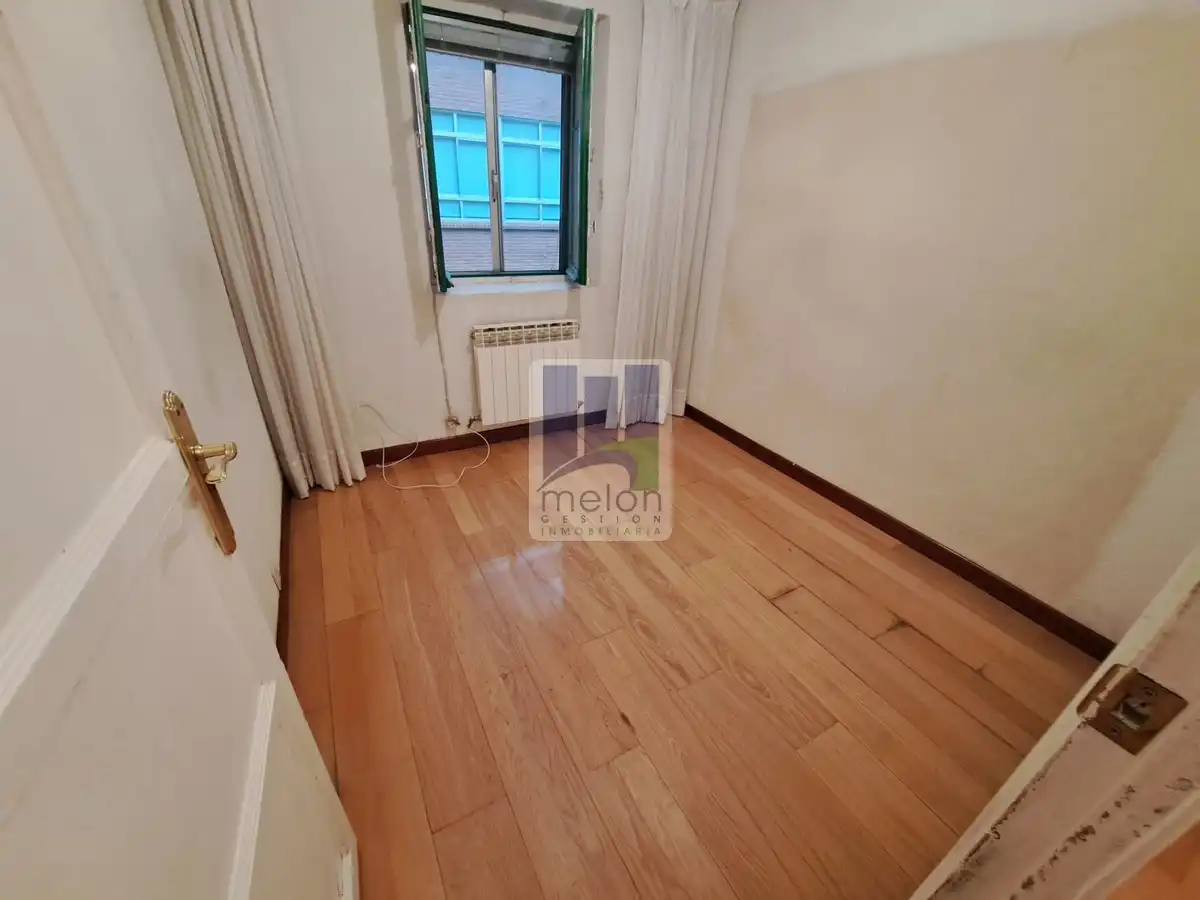 Schlafzimmer von Wohnung zum Verkauf in Burgos
