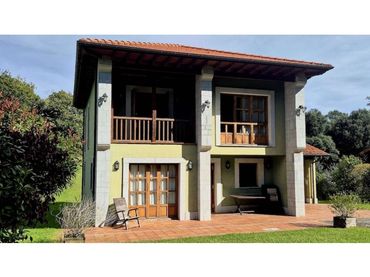 Villa con giardino in vendita a Calle Ovio