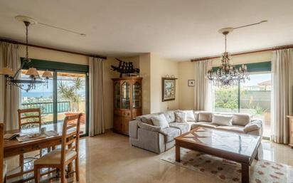 Sala d'estar de Àtic en venda en Marbella amb Aire condicionat, Calefacció i Terrassa