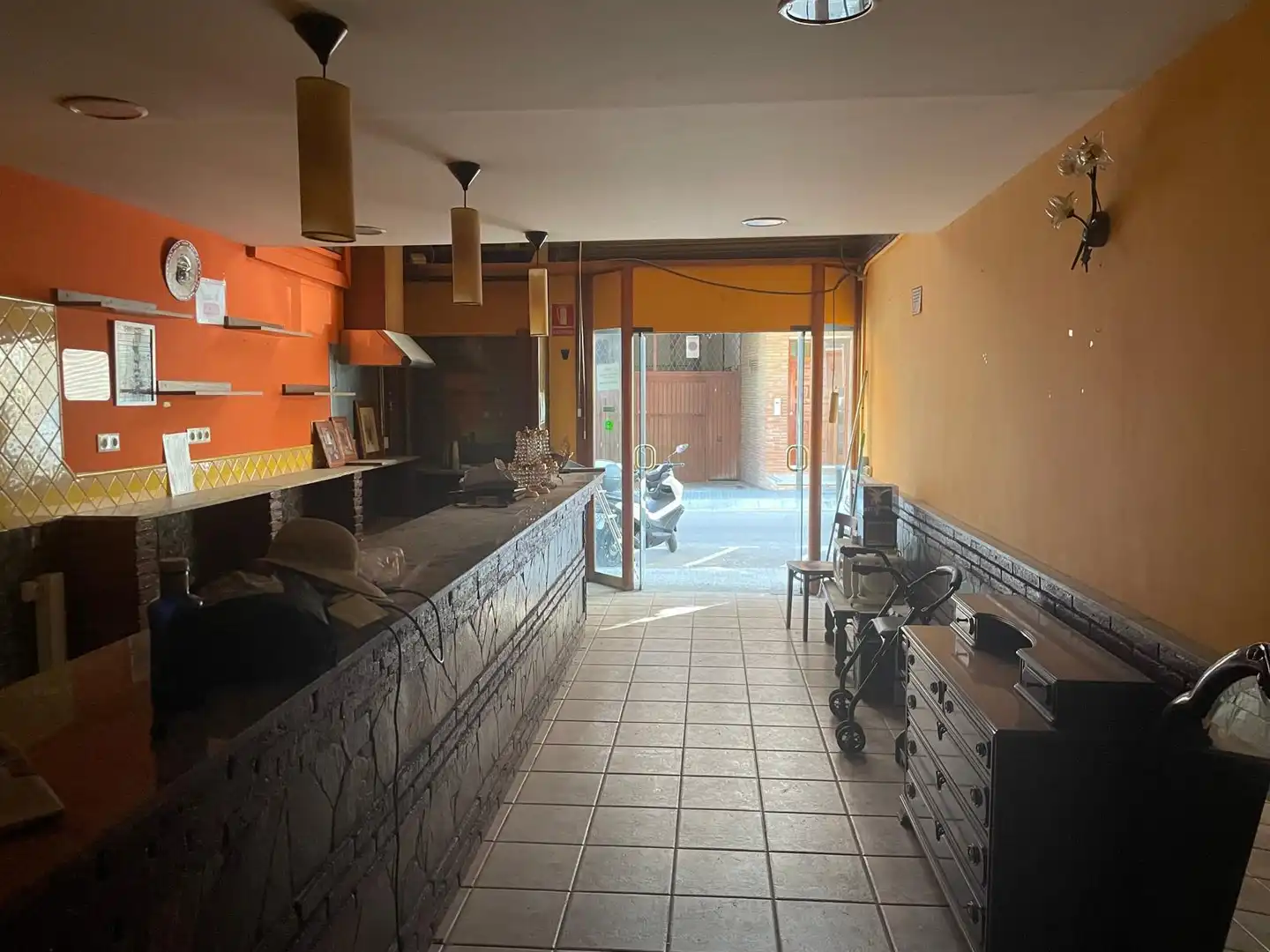 Local en venta en Cornellà de Llobregat