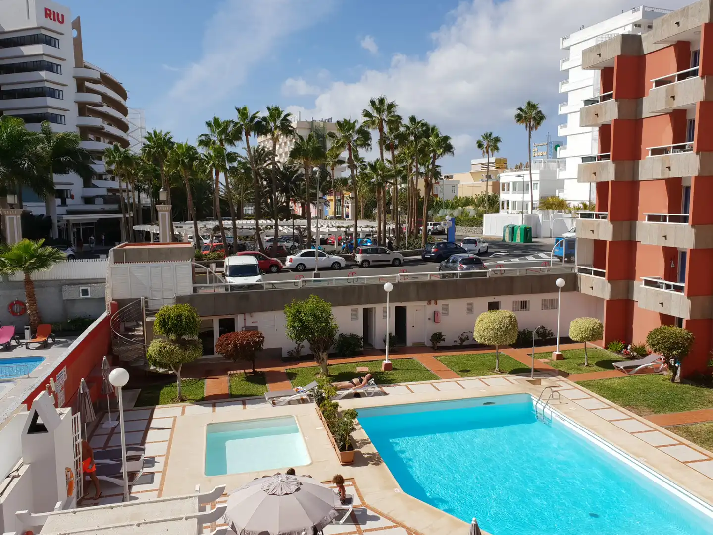 Vista exterior de Estudio en venta en San Bartolomé de Tirajana con Balcón y Piscina comunitaria