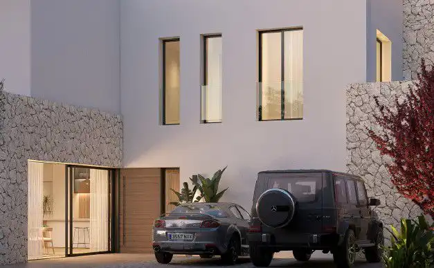Vista exterior de Casa o xalet en venda en Alhaurín de la Torre amb Aire condicionat, Calefacció i Jardí privat