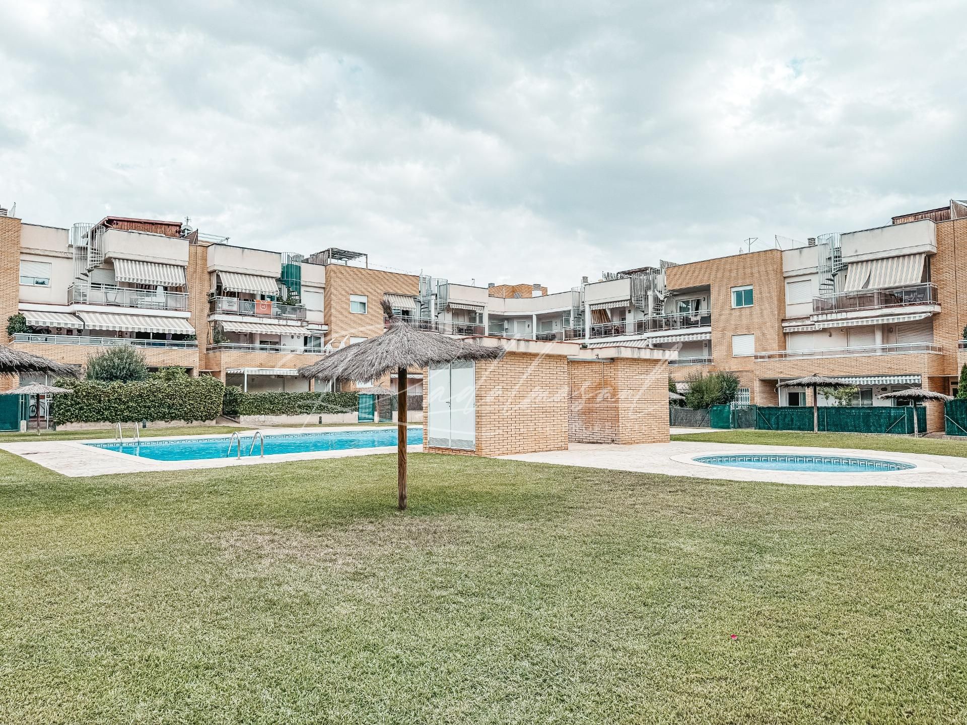 Piscina de Pis en venda en Cambrils amb Terrassa i Piscina comunitària