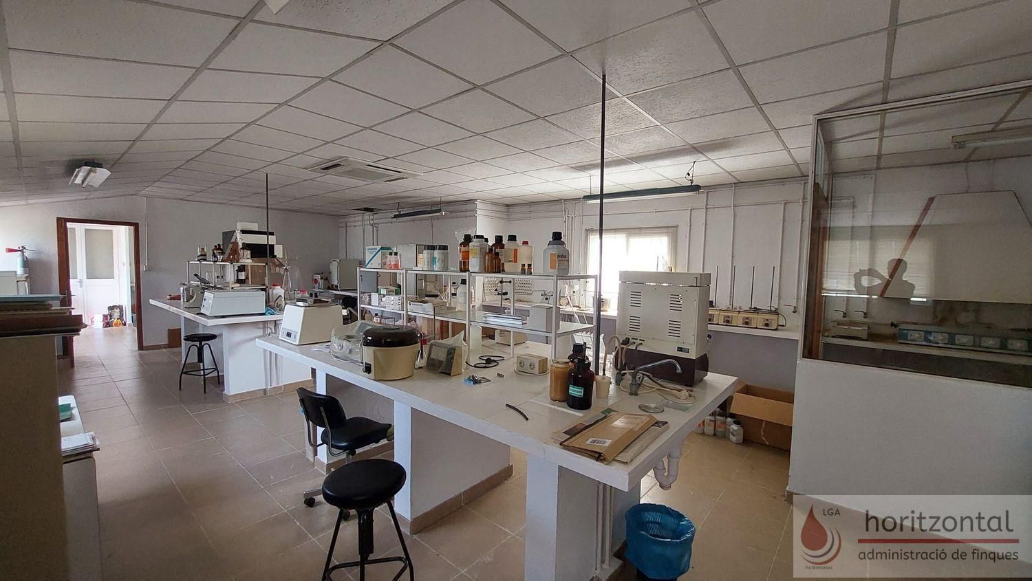 Kitchen of Premises for sale in La Bisbal del Penedès