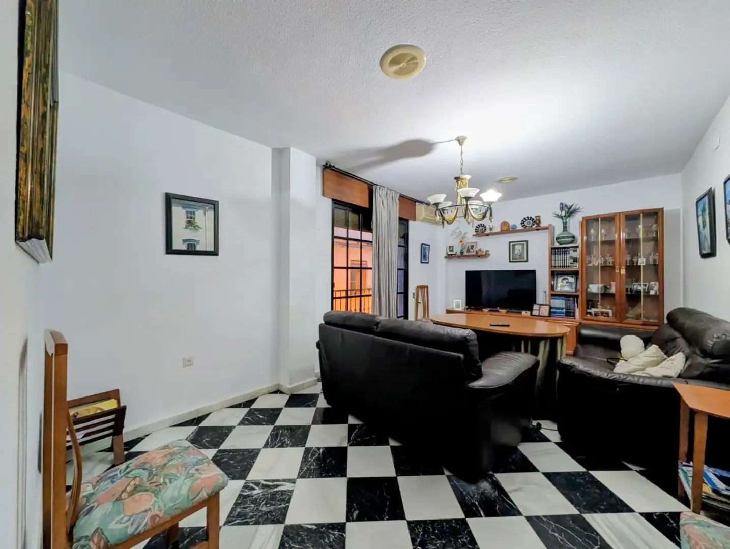 Sala d'estar de Casa o xalet en venda en Loja amb Aire condicionat, Terrassa i Traster