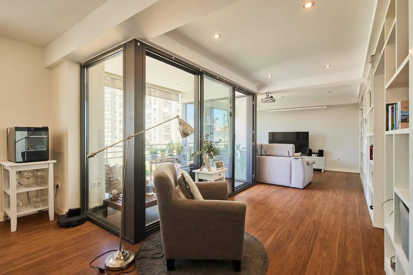 Sala d'estar de Pis en venda en Cádiz amb Aire condicionat, Calefacció i Jardí privat
