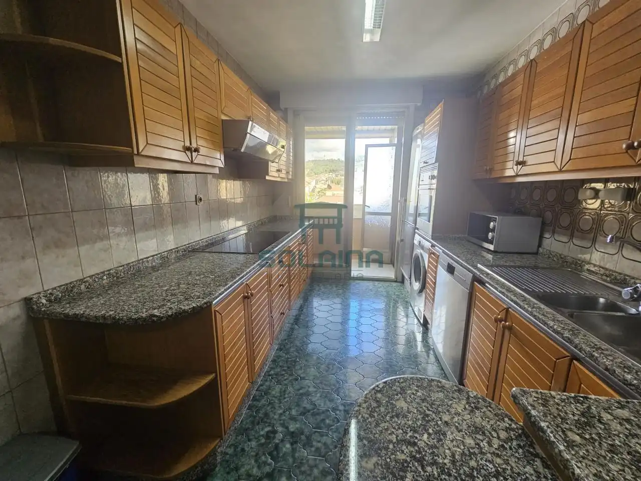 Cocina de Piso en venta en Ourense Capital  con Calefacción, Parquet y Trastero