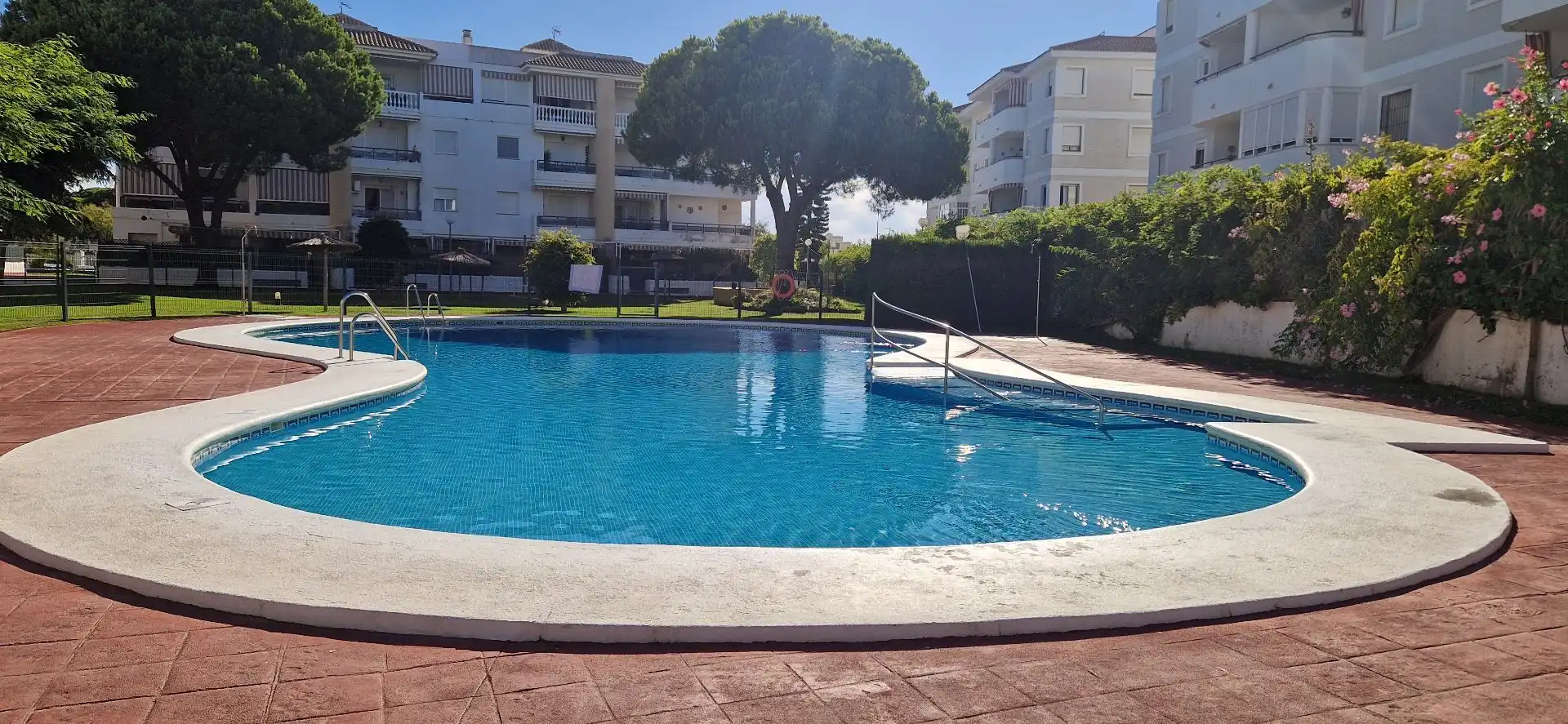 Appartement compact avec piscine à vendre à El Portil
