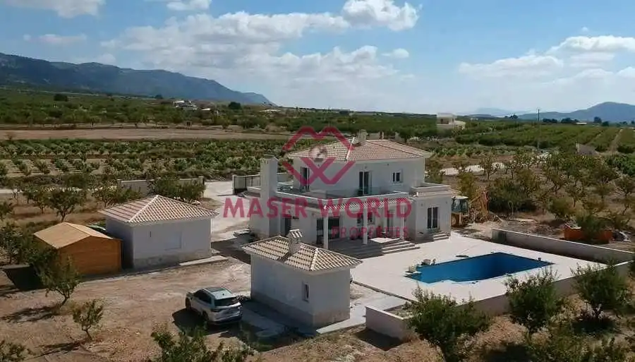 Villa mit Pool zum Verkauf in El Pinós / Pinoso, imagen 2