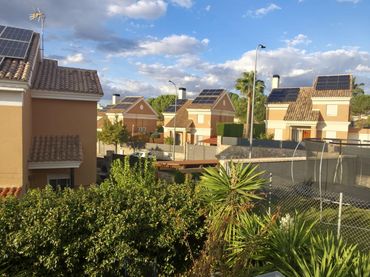 Chalet con balcón en venta en Villa de Otura