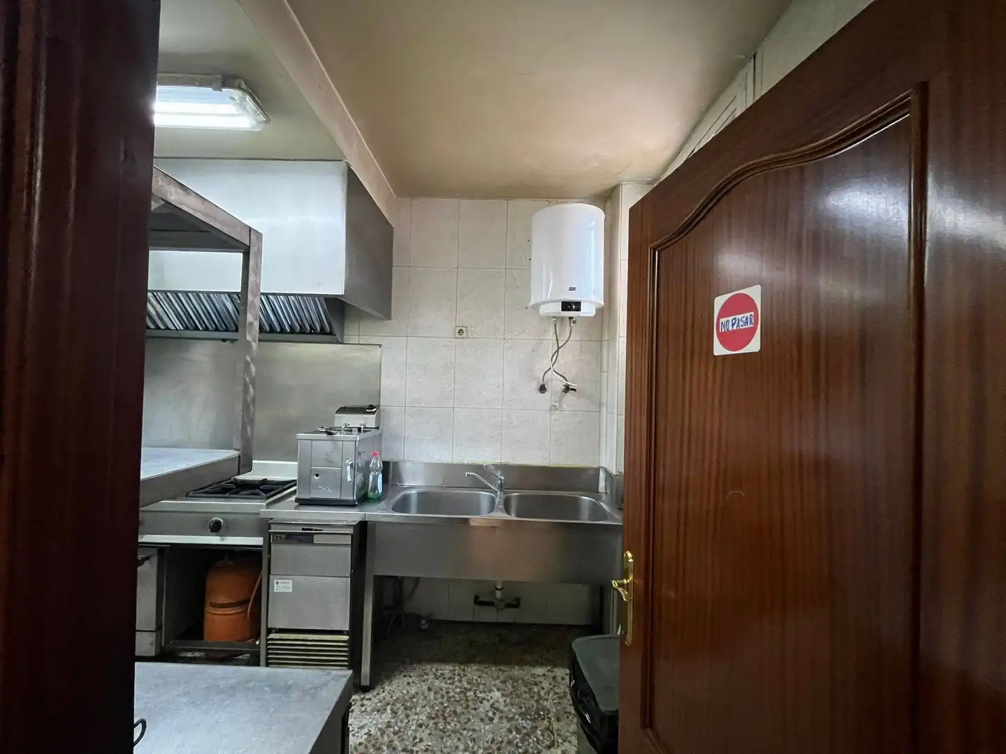 Cocina de Local en venta en Madrid con Aire acondicionado y Amueblado