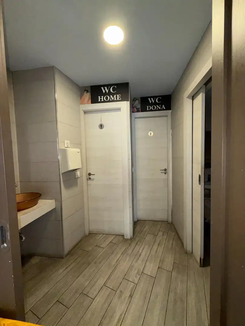 Badezimmer von Geschaftsraum zur Miete in Barcelona mit Klimaanlage