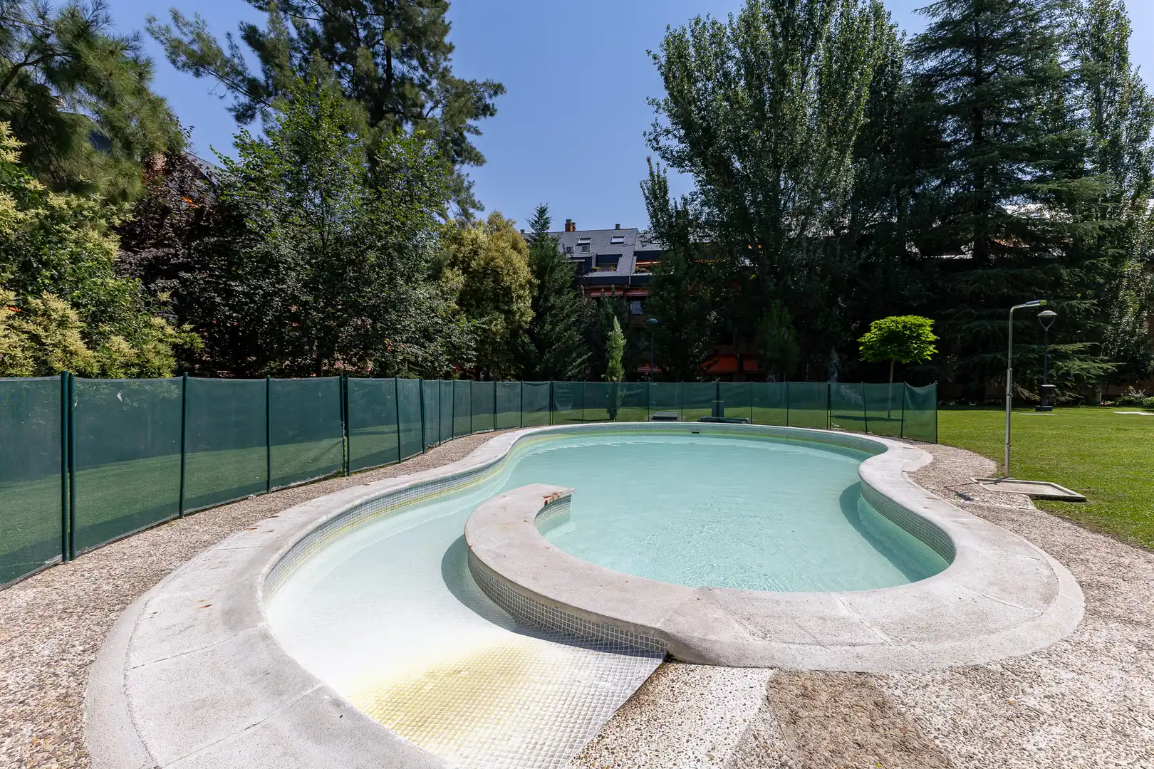 Piscina de Ático en venta en Las Rozas de Madrid con Aire acondicionado, Calefacción y Terraza