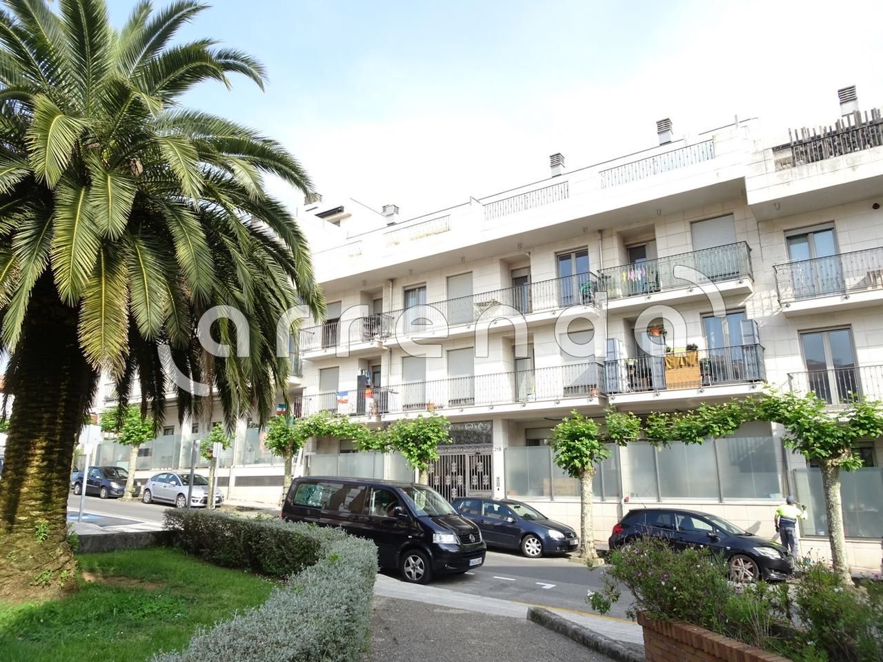 Vista exterior de Pis de lloguer en El Astillero   amb Calefacció, Parquet i Terrassa