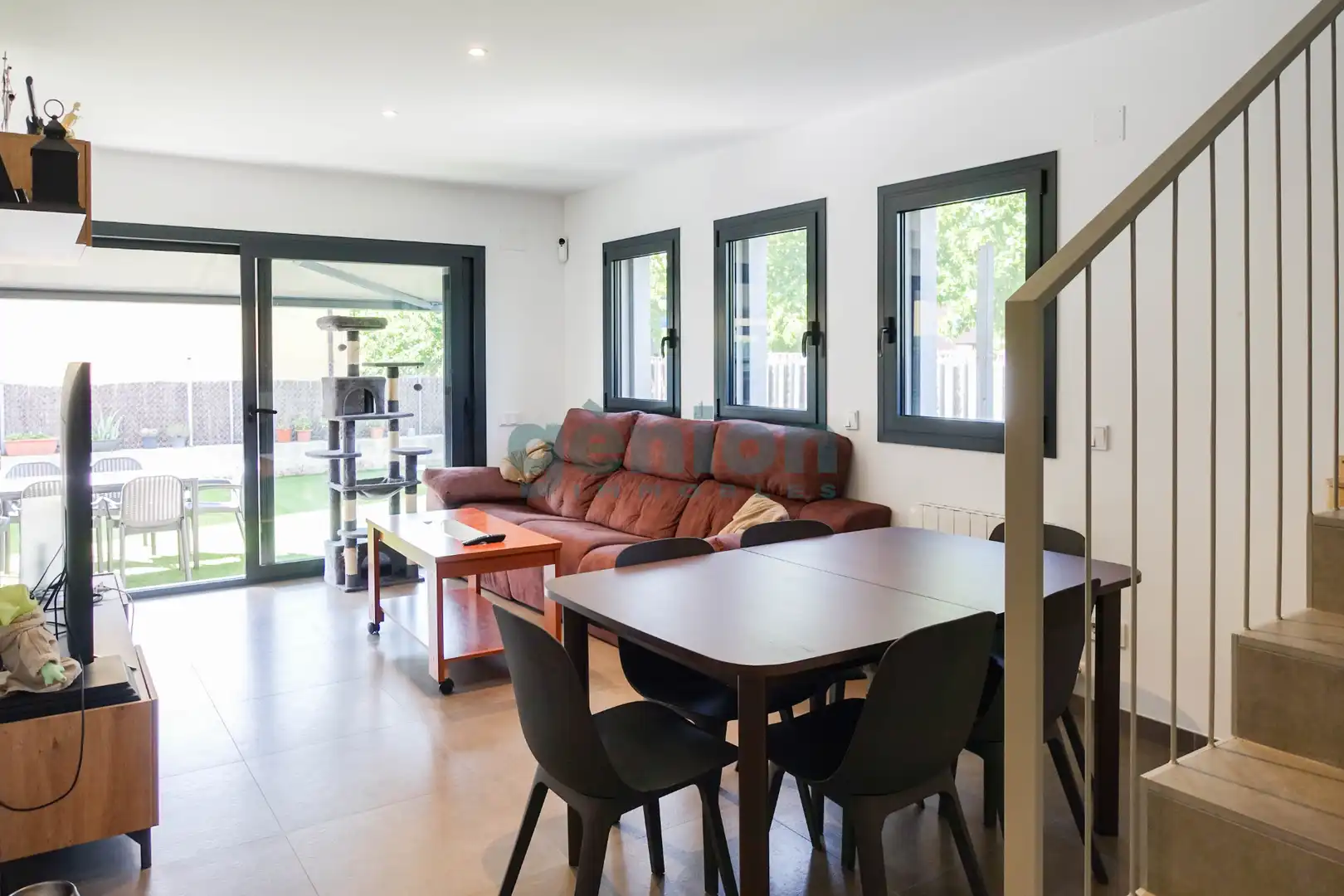 Sala d'estar de Casa o xalet en venda en Vilablareix amb Calefacció, Jardí privat i Parquet