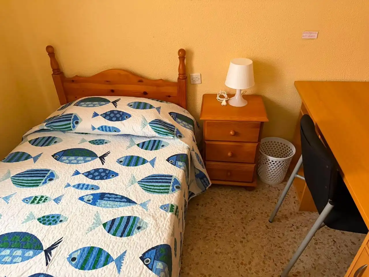 Schlafzimmer von Wohnung zur Miete in Granada mit Möbliert