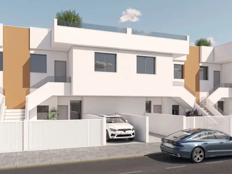 Vista exterior de Casa o chalet en venta en San Pedro del Pinatar con Piscina comunitaria