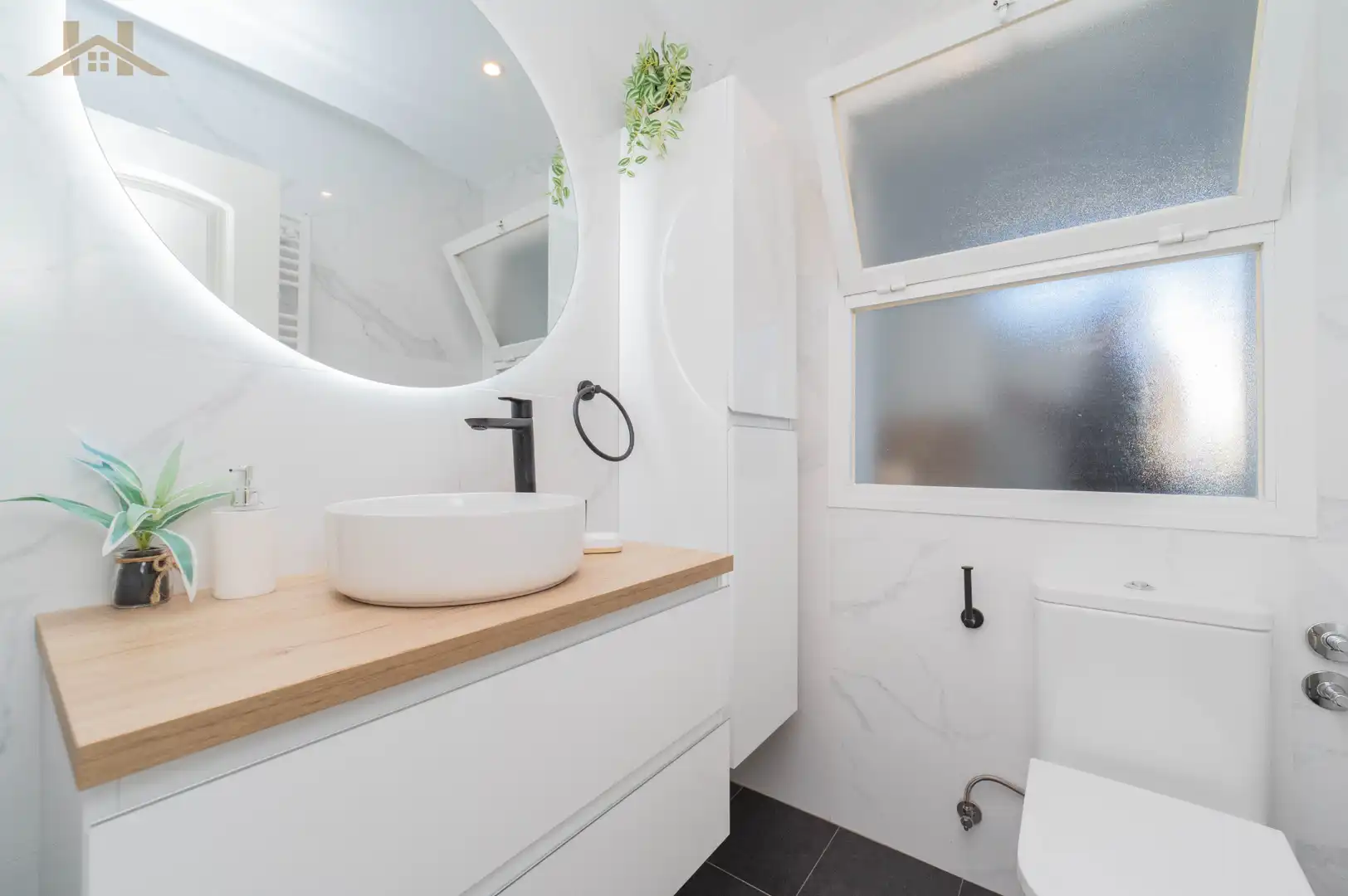 Bathroom of Houses for sale in Móstoles  with Air Conditioner, Heating and Terrace