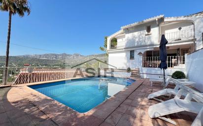 Vista exterior de Casa o xalet en venda en Alzira amb Terrassa i Piscina