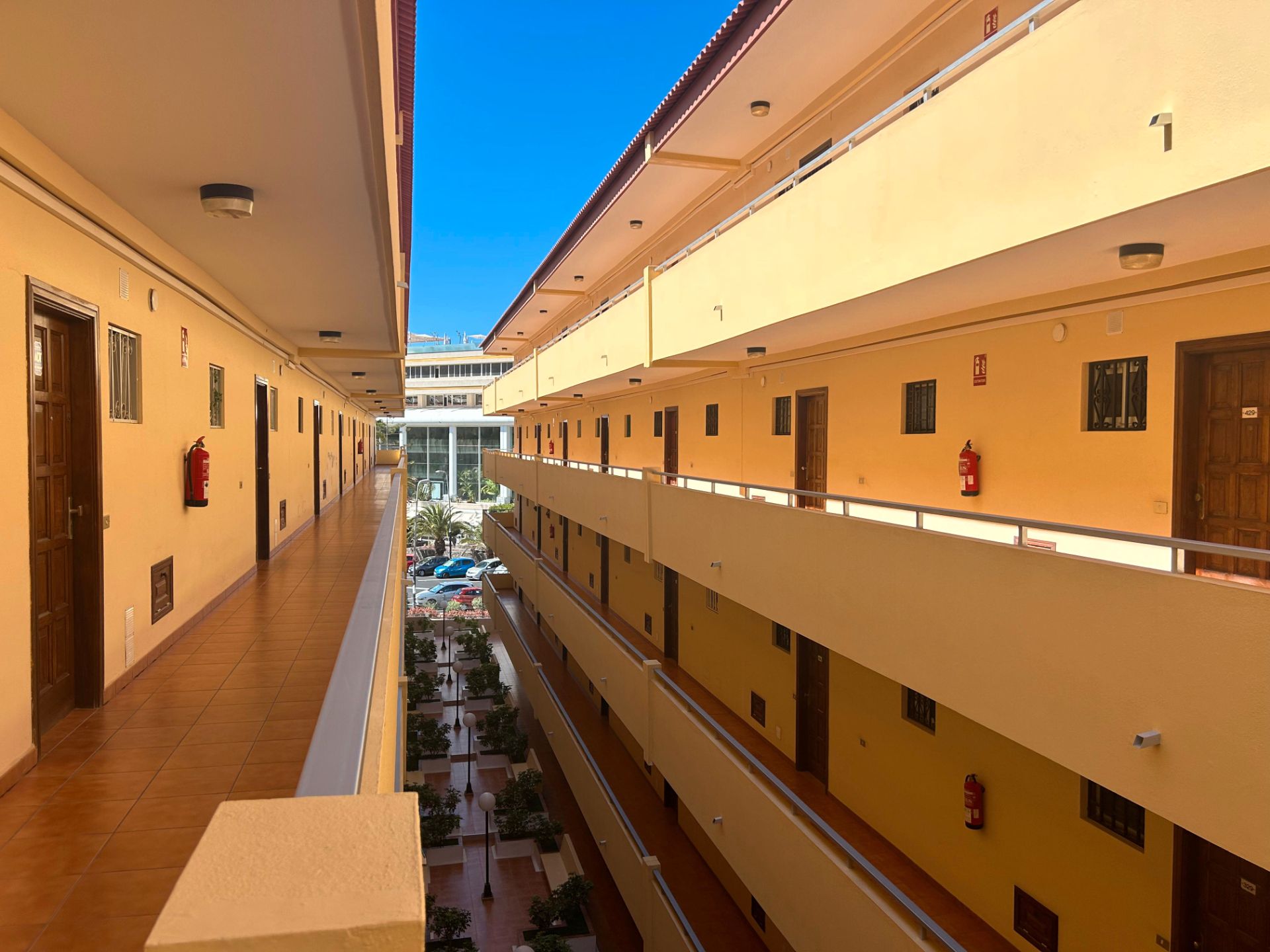 Vista exterior de Apartament en venda en Arona amb Terrassa i Piscina comunitària